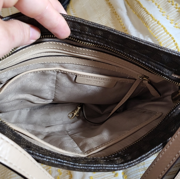 Michael Kors Signature Brown Crossbody Bag - Picture 6 of 11